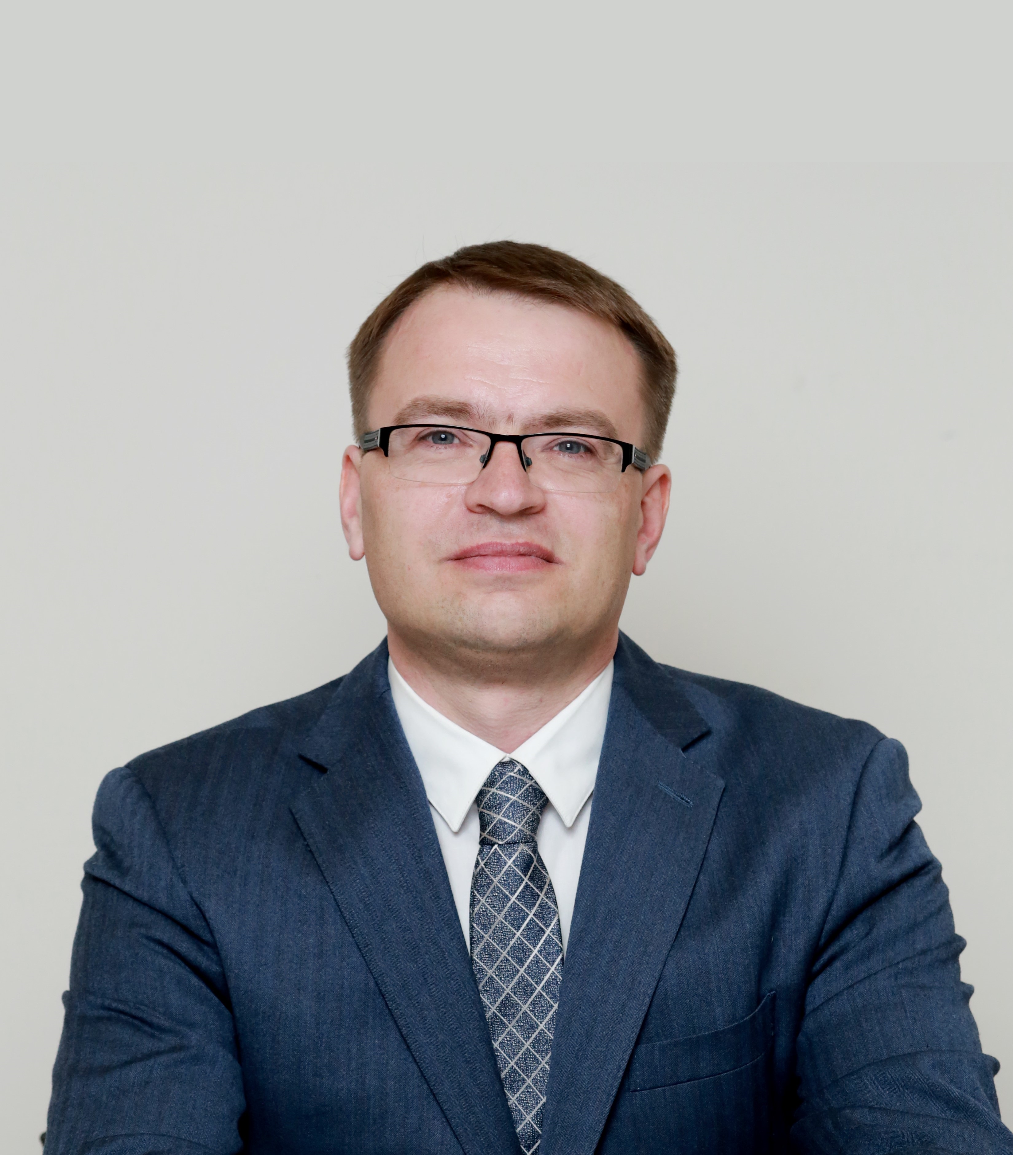 Профессор (в академическом отпуске) Андрей Маркевич